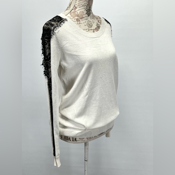 IJEANS by BUFFALO Ivory with black lace accent crew neck sweater size M - Picture 5 of 13